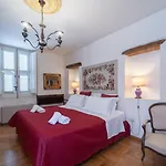 Residenza Corte Cristina & Πανσιόν Quartucciu