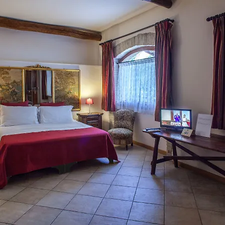 Residenza Corte Cristina & 콰르투치우