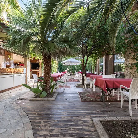 Residenza Corte Cristina & 4* 콰르투치우