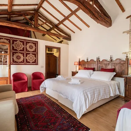 Residenza Corte Cristina & 4* 콰르투치우